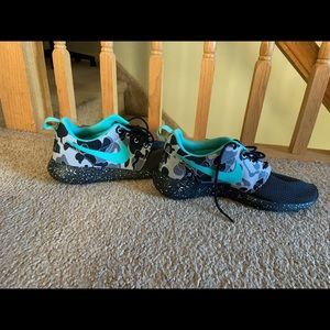 Nike Shoes - Nike sneakers ! Nike Shoes - Nike sneakers !
